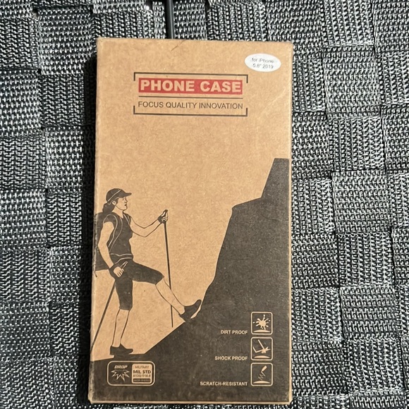 3 iPhone 11 Pro cases - Picture 5 of 7